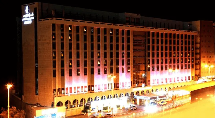 Deluxe April Umrah Package