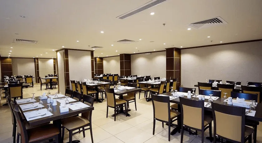 Ramada Dar Al Fayzeen/ Similar